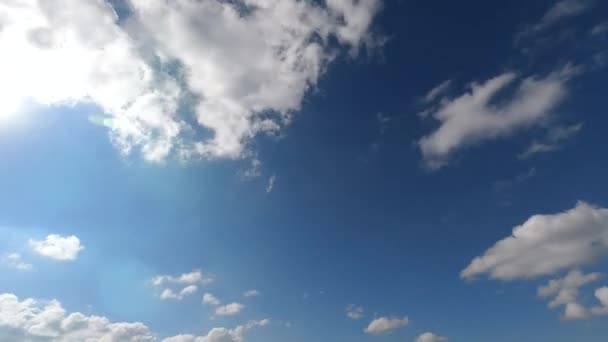 Lapso Tiempo Pintoresco Timelapse Nubes Blancas Esponjosas Moviéndose Suavemente Cielo — Vídeos de Stock