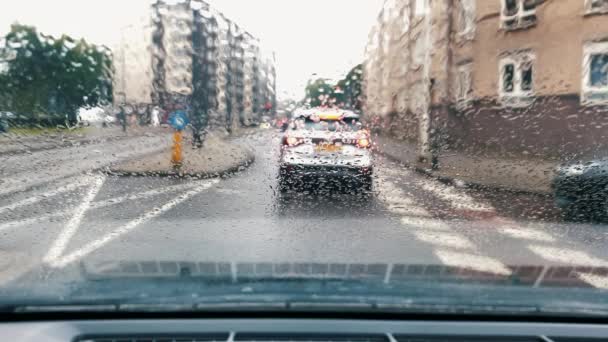 模糊的背景和纹理交通的道路 汽车在塞车 从车内往外看 — 图库视频影像