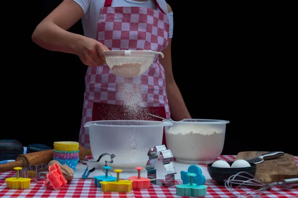 Selective Focus Girl Sifting Flour Adding Baking Ingredients Home Bakery — Stock Photo, Image