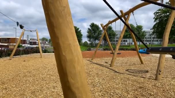 Columpio Vacío Parque Infantil Durante Estado Emergencia Debido Amenaza Del — Vídeos de Stock