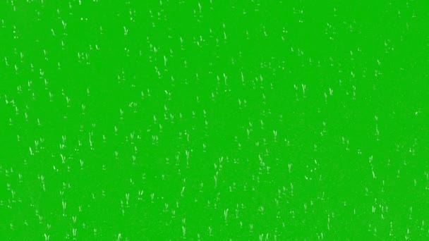 Närbild Realistiska Regn Och Vattendroppar Med Kromnyckel Grön Skärm Bakgrund — Stockvideo