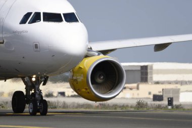 Las Palmas 7 Kasım, Airbus A320-214, Vueling havayolları, kalkış başlatmak için güzergâhına tarafından. 7 Kasım 2018, Las Palmas, İspanya (Kanarya Adaları).