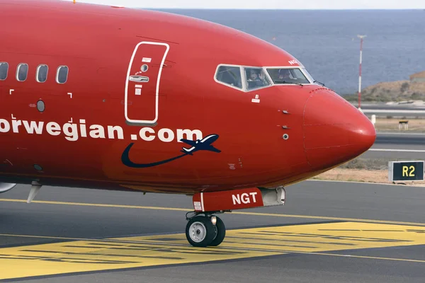 Las Palmas November Boeing 737 8Jp Norwegian Taxiway Pilot First — Stock Photo, Image