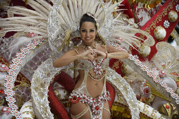 TENERIFE MARCH 05: A lot of fun at the Carnivals on the street. — Stock Photo, Image