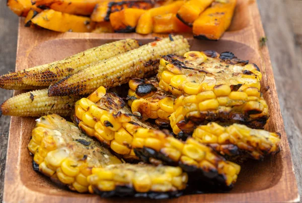 Decomposed Grilled Vegetables Sectional Wooden Tray Old Gray Wood — Stock Photo, Image