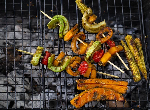 Grilled Veggie Skewers Cherry Tomatoes Pumpkin Peppers Zucchini Sesame Grill — Stock Photo, Image