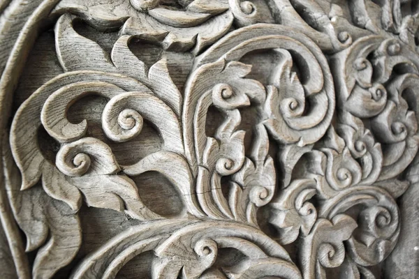 Tahta tahtaya Tayland sanatı oyması