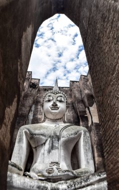 Wat mahathat, Ayutthaya, Tayland 'daki yaslanan Buda tapınağı.