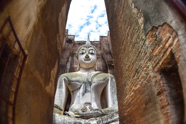 Posąg Buddy Wat Mahathat Ayutthaya Tajlandia — Zdjęcie stockowe