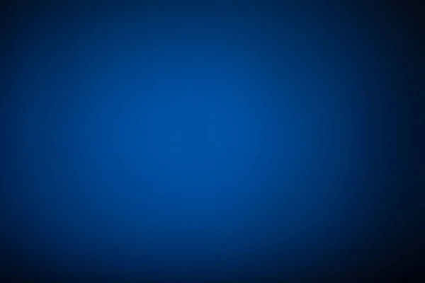 gri siyah mavi bulanık soyut arka plan-Studio duvarı sabit bir ışık ile aydınlatılır