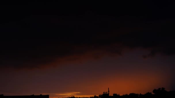 夜の空からの落雷 雨の前に曇りの空 — ストック動画