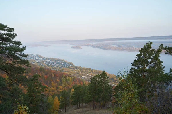 Vista Otoño Desde Montaña Hasta Gran Río Bosque Con Hojas — Foto de Stock