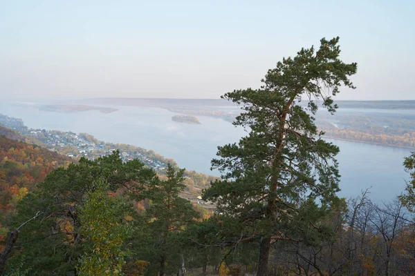 Vista Otoño Desde Montaña Hasta Gran Río Bosque Con Hojas — Foto de Stock