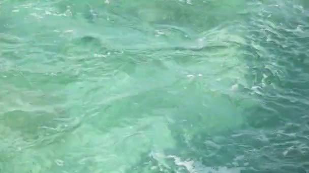 Agua Azul Claro Con Pequeñas Olas Fondo Loopable Mallorca España — Vídeo de stock