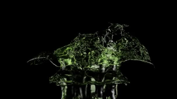 Green Water Splash Slow Motion Geïsoleerd Zwart — Stockvideo