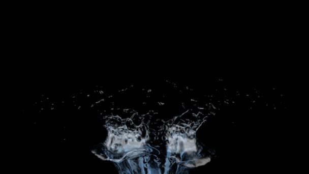 Yavaş Çekimde Mavi Sıçraması Siyah Izole — Stok video