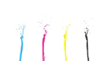 Yavaş çekimde Cmyk renk çeşmeler, beyaz arka plan üzerinde izole. 