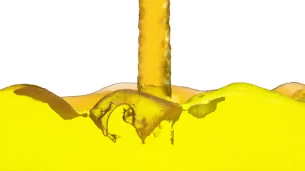 Прозора Жовта Рідина Заповнює Екран Альфа Маска Включена — стокове відео