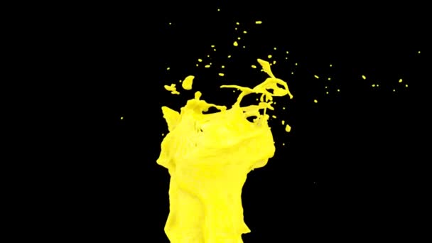 Salpicadura Color Amarillo Movimiento Dinámico Súper Lento Aislado Negro — Vídeos de Stock