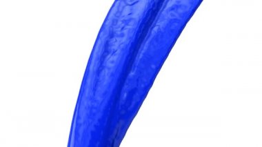 Beyaz arka planda yalıtılmış akan mavi rengin etrafında dön