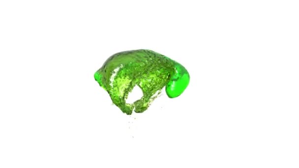 Зеленая Вода Брызги Сталкиваются Замедленной Съемке Форме Мяч Изолированные Белом — стоковое видео