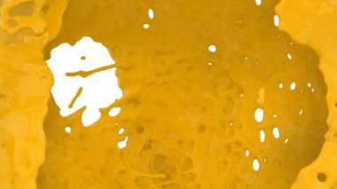 Yakın çekimde sarı boya sıçraması geçen kamera uçuş, beyaz arka plan üzerinde izole. 