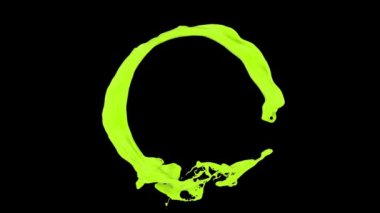 su sıçraması halkası ve yavaş hareket, siyah arka plan üzerinde izole akan. 