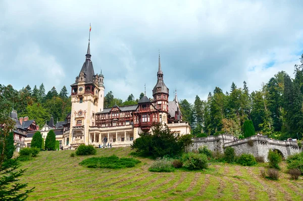 Château Peles Sinaia Roumanie Résidence Royaume Dans Les Carpates Beau — Photo