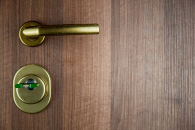 Zırhlı ön kapı, anahtarlı güvenlik kilidi. Ev güvenliği