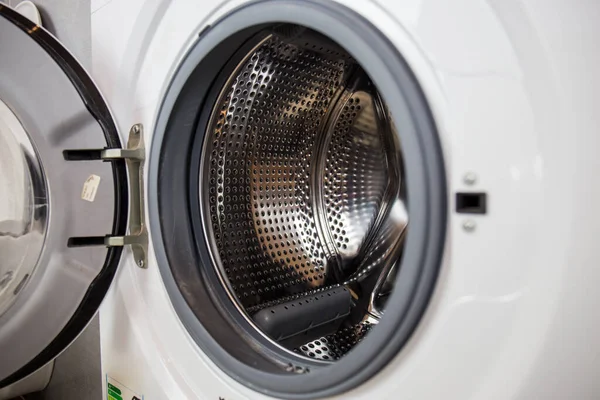 Waschmaschine Nahaufnahme Trommel Aus Der Maschine Wird Gesiebt Sauberkeit Der — Stockfoto