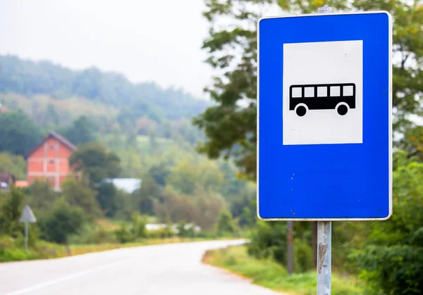 Közlekedési Táblák Vegye Észre Hogy Van Egy Buszmegálló Közelben — Stock Fotó