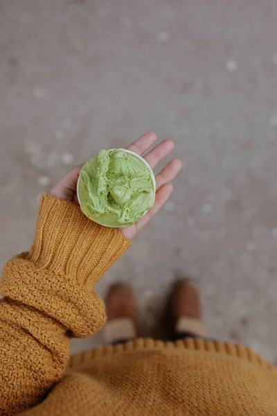 Woman Holding Hand Green Matcha Ice Cream — Stock Photo, Image