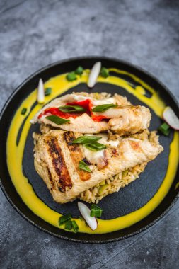 tavuk göğsü ile pirinç