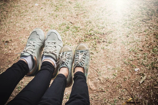 Crescimento Comportamento Aprendizagem Crianças Pessoa Criança Aprendizagem Feliz Vestindo Sapatos — Fotografia de Stock