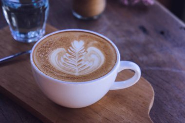 kahve latte sanat aroması ahşap masa vintage kahvehane kafede üzerinde dinlenmek kahve bar zamanında