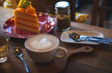 kahve aroması ve lezzetli kek meyve cafe kahvehane vintage tarzı ahşap tablo