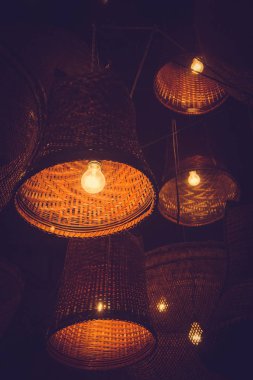 Ahşap lamba aydınlatma ve dekorasyon.