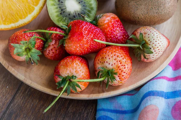 Truskawka Owoców Grupy Witaminy Dla Zdrowia Smaczne Owoce — Zdjęcie stockowe