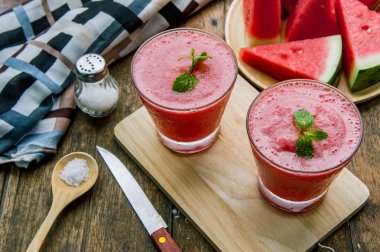 ahşap masa karpuz smoothie meyve, tatlı meyve üzerinde içecekler 