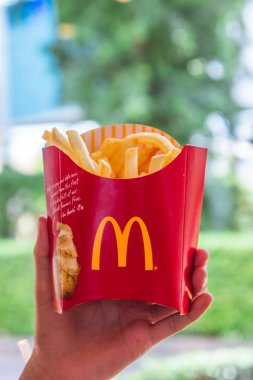 Udon Thani , Tayland , 20 Mayıs 2018 mcdonald's Restaurant Udon Thani , fast food restoran Fast Food Satış bir hamburger Patates kızartması nuggets ve içecek dükkanında