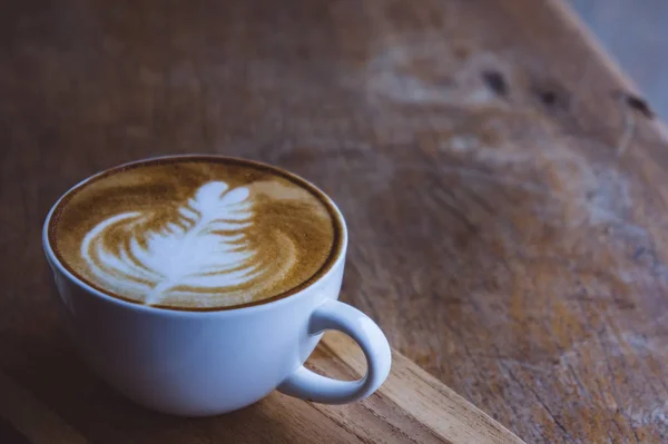 Koffie warme drank cappucino Latte Art op houten Vintage tafel, COF — Stockfoto