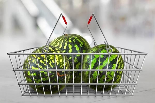 Melancias Verdes Cesta Compras Shopping Desfocado Fundo Grande Loja Comida — Fotografia de Stock