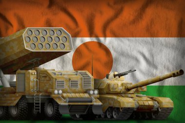 Tank ve füze fırlatma ile Nijer bayrak zemin üzerine sarı kamuflaj. Nijer ağır askeri zırhlı araçlar kavramı. 3D çizim