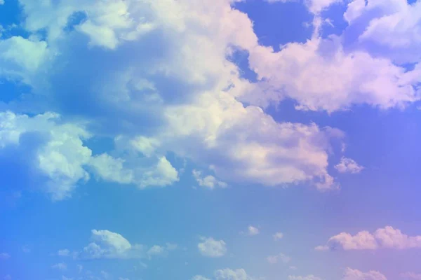 設計の背景として使用するための美しいトーン積雲の雲 — ストック写真