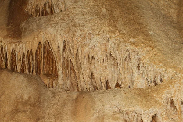 Skvělá Přírodní Jeskyně Přírodní Hnědá Stěnami Útvary Stalagmity Přirozené Textury — Stock fotografie