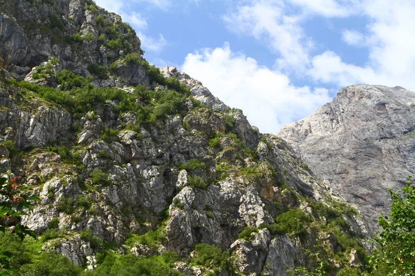 Cute Mountain Pass Landscape Blue Sky Natural Landscape Photo — Stock Photo, Image