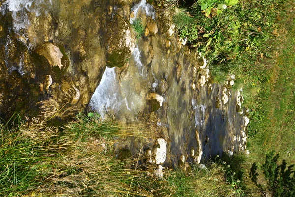 Quellwasser Gebirgsfluss Und Den Fantastischen Petrous Bach Auf Nordkaukasus Berg — Stockfoto