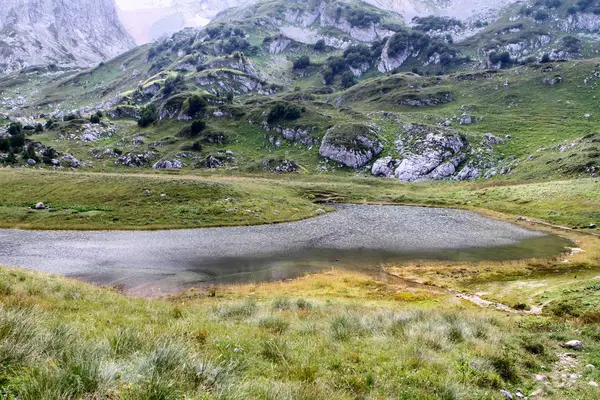 Foto Paisaje Natural Del Pequeño Lago Montaña Fantástico Psenodah Norte — Foto de Stock