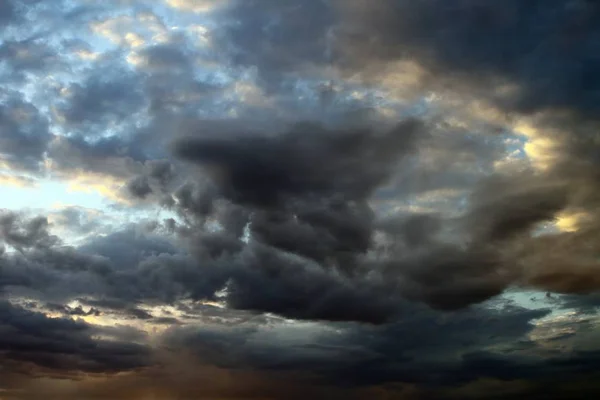 Meravigliose Nuvole Luminose Colorate Sole Nel Cielo Utilizzo Come Sfondo — Foto Stock