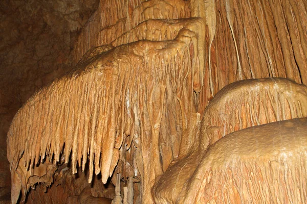 Foto Textura Natural Caverna Muito Natural Com Paredes Cor Raposa — Fotografia de Stock